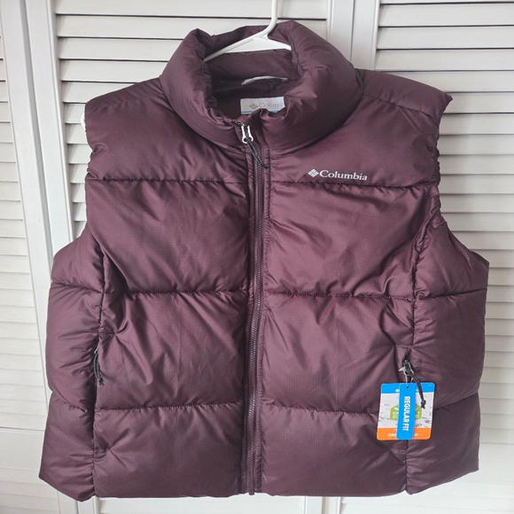 Columbia Jackets & Blazers - Columbia Women's Burgundy Puffect Vest Regular fit Omni shield Brand New